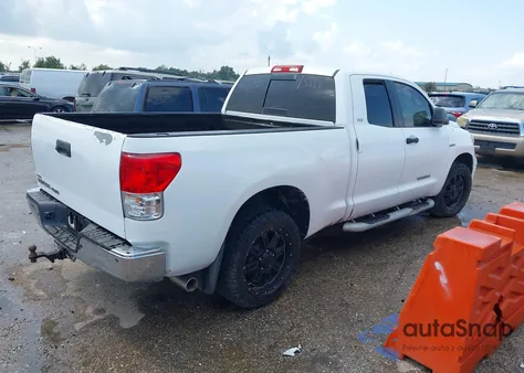 2011 Toyota Tundra Grade 4.6L V8 z USA, uszkodzony, nr VIN 5TFRM5F14BX022652